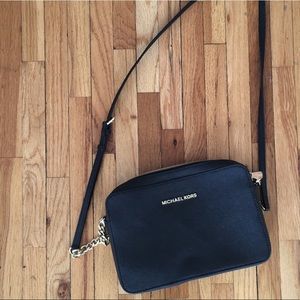 Michael Kors Jet Set Travel Crossbody purse